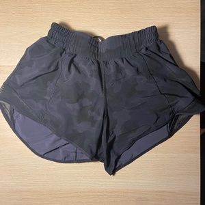 Lululemon Hotty Hot Short, 4”